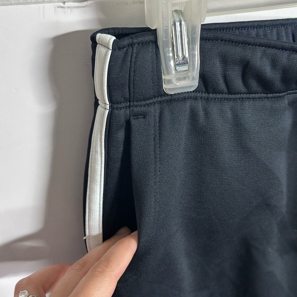 Under Armour Kids Black SweatPants Loose Coldgear size L - Picture 6 of 7